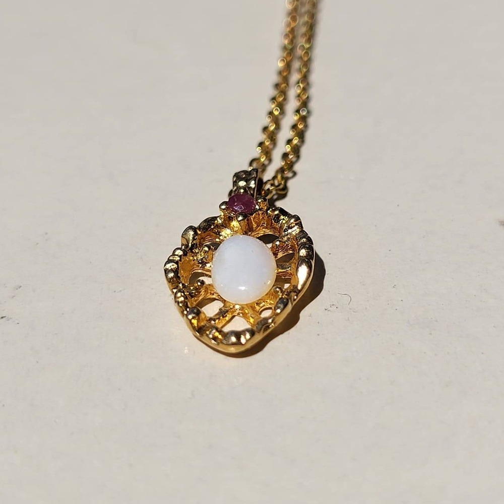 Vintage Gold Plated Genuine Fire Opal Ruby Pendant Gold White Red Necklace - Picture 6 of 6